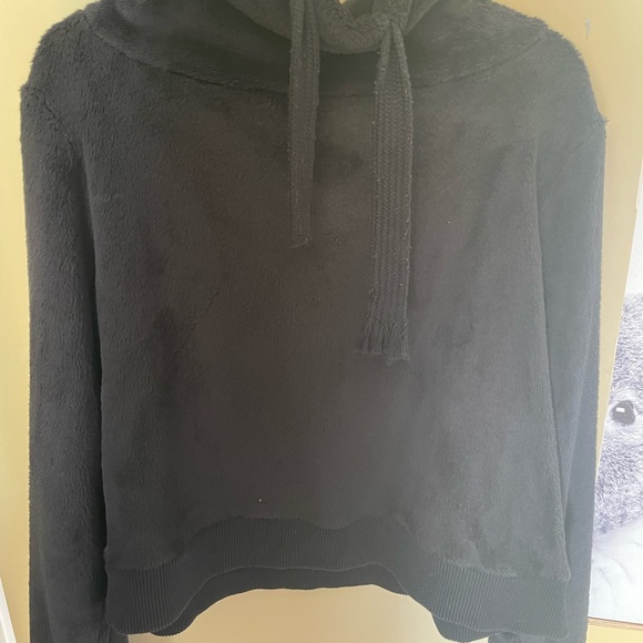 Mixture of jumpers & jackets! PE Nation, Gorman, Lorna Jane, Mango etc 🤍 - Picture 2 of 12